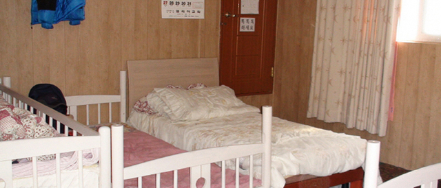 해당 사진은 교회 홈페이지에 공개됐었으나, 코로나19 집단감염 사태 이후 홈페이지는 현재 폐쇄된 상황이다. 사진은 홈페이지 폐쇄 전 천지일보가 확보한 기도원 숙박시설 내부. (출처: 진주국제기도원 홈페이지) ⓒ천지일보 2021.1.13