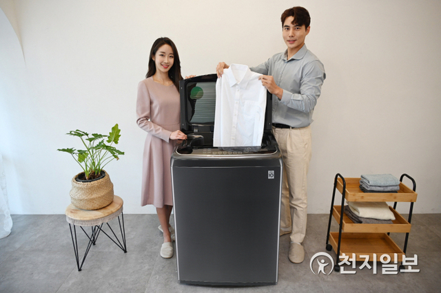 LG전자가 오는 16일 인공지능(AI) 기능을 갖춘 ‘LG 통돌이 세탁기’ 신제품을 출시한다고 15일 밝혔다. (제공: LG전자) ⓒ천지일보 2021.2.15