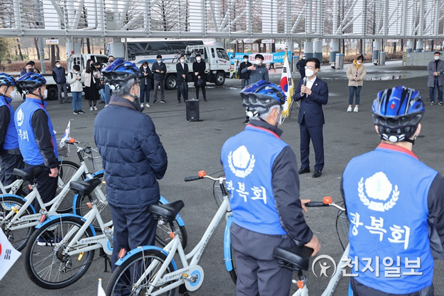 대전시가 제102주년 3.1절을 맞아 1일 우천 속에 언택트 자전거대행진 행사를 진행했다. (제공: 대전시) ⓒ천지일보 2021.3.1