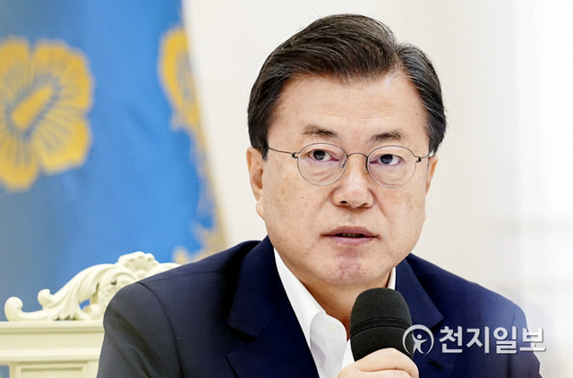 [천지일보=박준성 기자] 문재인 대통령이 10일 청와대에서 열린 더불어민주당 원내대표단 초청 간담회에 참석해 발언하고 있다. (제공: 청와대) ⓒ천지일보 2021.3.10