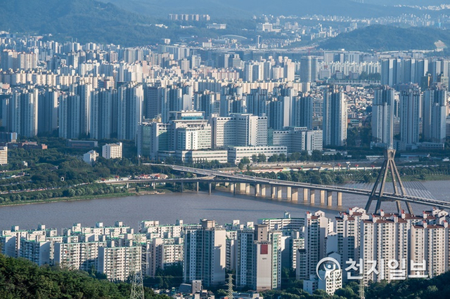 한국토지주택공사(LH) 관련 부동산 투기 의혹이 민심을 자극하고 있다. 밀집해 있는 고층 건물 등 풍경. (제공: 게티이미지뱅크) ⓒ천지일보 2021.3.12