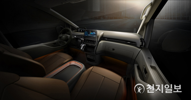 현대자동차가 새로운 다목적 차량(MPV) ‘스타리아’의 내∙외장 이미지를 18일 공개됐다. 사진은 스타리아 라운지 내장 이미지. (제공: 현대자동차) ⓒ천지일보 2021.3.18