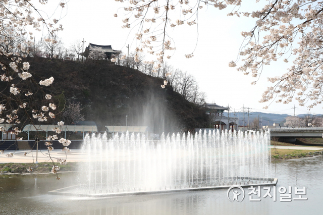 경북 의성군 ‘남대천 음악분수’가 내달 1일부터 10월 31일까지 7개월간 운영된다. (제공: 경북 의성군) ⓒ천지일보 2021.3.29
