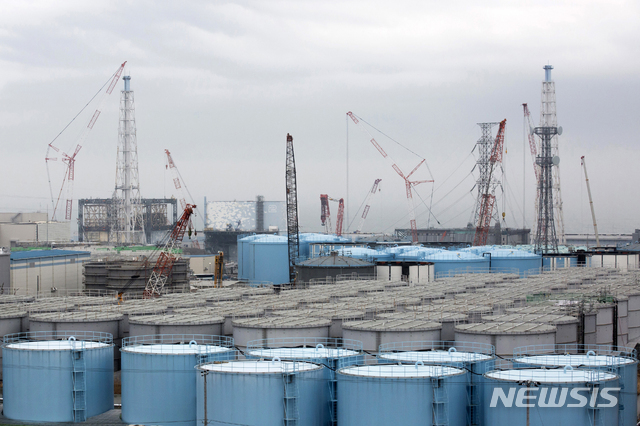 2017년 2월 23일 일본 후쿠시마현 오쿠마타운의 도쿄전력 후쿠시마 제1원전 오염수 저장탱크. (출처: 뉴시스)