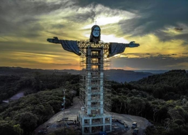 브라질 남부 엔칸타두시에 건립 중인 새 거대 예수상 (출처: 브라질 뉴스포털 UOL, 연합뉴스)