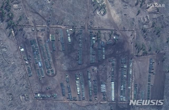 우크라이나 국경지대 집결한 러시아군을 촬영한 4월 10일 위성사진. (출처: Maxar Technologies via AP, 뉴시스)