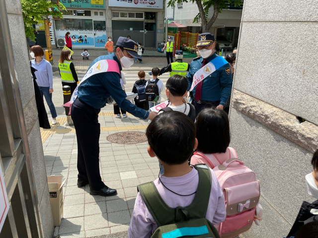 안산 단원 초등학교 학교 폭력 예방. (제공: 안산단원경찰서) ⓒ천지일보 2021.4.27
