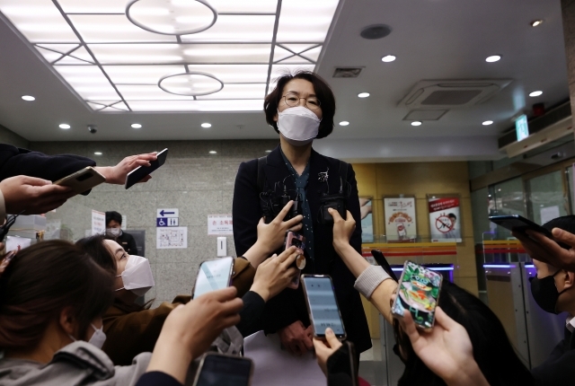 임혜숙 과학기술정보통신부 장관 지명자가 취재진의 질문에 답하고 있다. (출처: 연합뉴스)