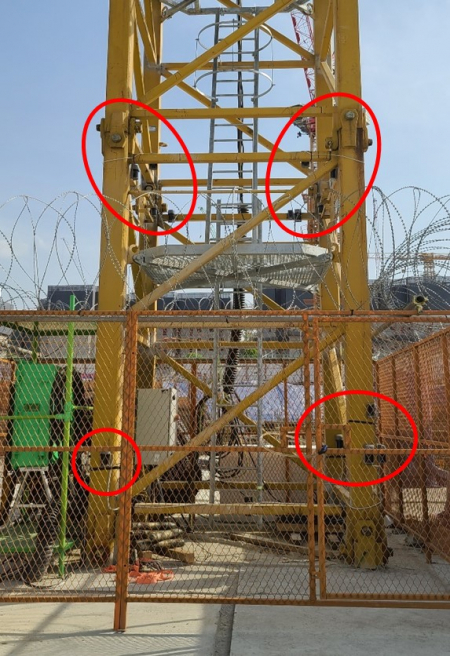 GS건설이 CCTV를 설치하기 위해 구멍을 뚫은 타워크레인 마스트. (제공: 전국건설노동조합)