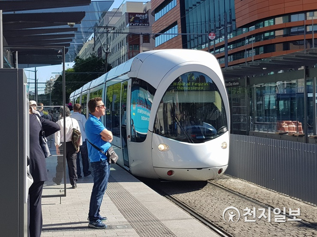 대전시가 지난해 12월 도시철도 2호선 설계용역을 시작으로 대전의 정체성을 반영하고 도시브랜드 가치를 높이기 위한 트램 차량 디자인을 본격 추진한다고 4일 밝혔다. ⓒ천지일보 2021.5.4