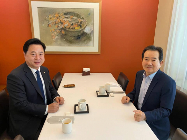 더불어민주당 대선주자인 정세균 전 국무총리와 김두관 의원이 6일 조찬 회동을 했다. (출처: 김두관 의원 페이스북) ⓒ천지일보 2021.5.6