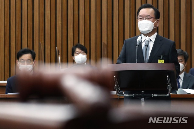 김부겸 국무총리 후보자가 6일 오전 서울 여의도 국회에서 열린 인사청문회에 출석해 발언하고 있다. (출처: 뉴시스)