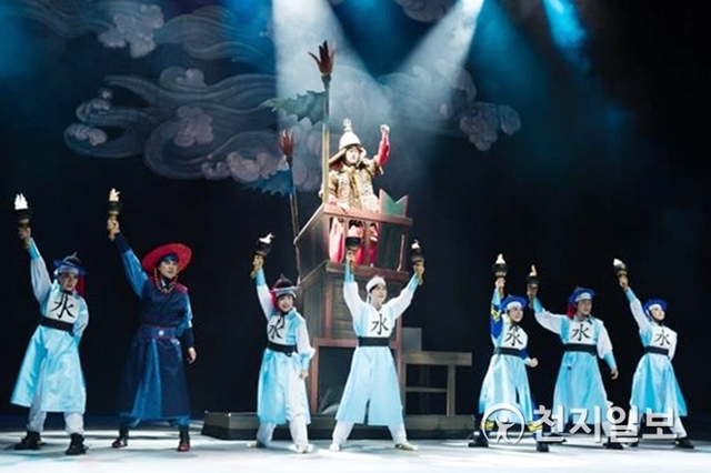 ‘뮤지컬 Why? 하늘을 나는 거북선’ 행사 모습. (제공: 국립진주박물관) ⓒ천지일보 2019.5.15