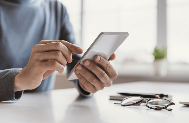 스마트폰 휴대폰 (출처: 게티이미지뱅크)