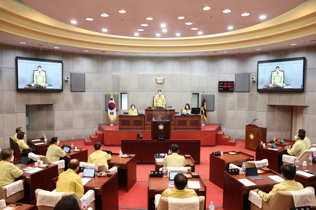 시흥시의회가 14일 제2차 본회의를 끝으로 제288회 임시회를 폐회하고 있다. (제공: 시흥시의회) ⓒ천지일보 2021.5.14