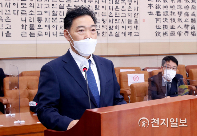[천지일보=박준성 기자] 김오수 검찰총장 후보자가 26일 서울 여의도 국회 법제사법위원회 회의장에서 열린 인사청문회에서 모두발언을 하고 있다. (제공: 국회) ⓒ천지일보 2021.5.26