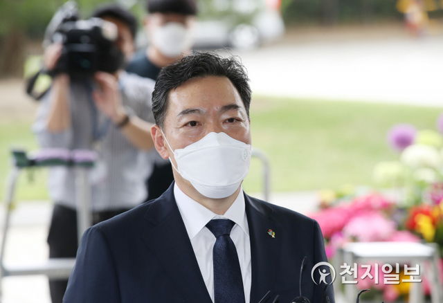 [천지일보=남승우 기자] 김오수 신임 검찰총장이 1일 오후 서울 서초동 대검찰청으로 첫 출근해 취재진의 질문에 답하고 있다. ⓒ천지일보 2021.6.1