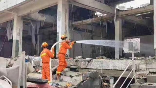 중국 후베이성 스옌시 시장 폭발사고 현장 (출처: 중국 온라인매체 펑파이 홈페이지)