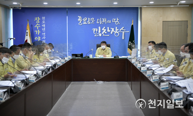 장수군이 14일 내년도 국가 예산 등 부처 및 전북도 2차 대응 상황 보고회를 개최하고 있다. (제공: 장수군) ⓒ천지일보 2021.6.14