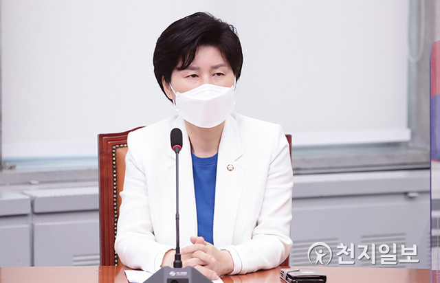 [천지일보=박준성 기자] 더불어민주당 백혜련 최고위원이 4일 오전 서울 여의도 국회에서 열린 최고위원회의에서 발언하고 있다. (제공: 민주당) ⓒ천지일보 2021.6.4
