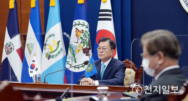 [천지일보=박준성 기자] 문재인 대통령이 25일 청와대에서 화상으로 열린 제4차 한-중미통합체제(SICA) 정상회의에서 발언하고 있다. (제공: 청와대) ⓒ천지일보 2021.6.25