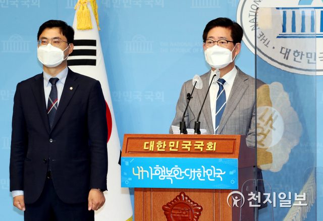 [천지일보=박준성 기자] 대선주자인 양승조 충남지사가 27일 서울 여의도 국회 소통관에서 ‘윤석열·최재형 방지법’ 제정 공약 발표 기자회견을 갖고 있다. ⓒ천지일보 2021.6.27