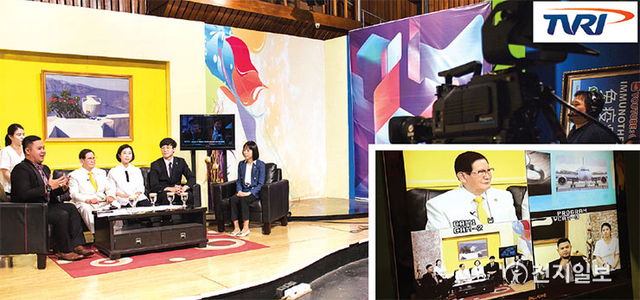 인도네시아 국영방송국 TVRI 방송 프로그램에 출연한 HWPL 평화사절단이 2018년 1월 29일 방송을 촬영하고 있다. (제공:HWPL) ⓒ천지일보 2021.7.2