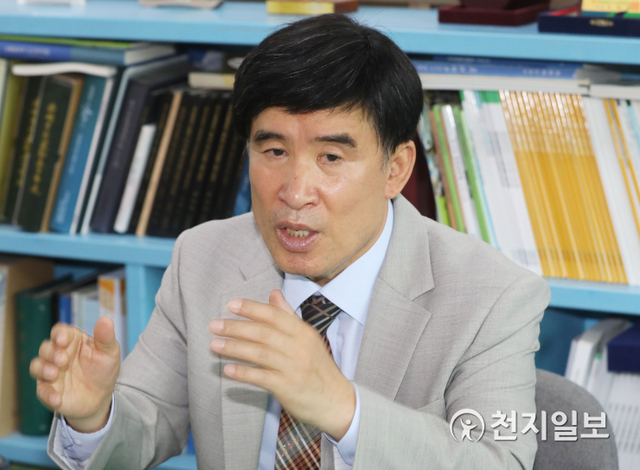 올해 새로 취임한 방덕우 한국4-H본부 회장이 천지일보와의 인터뷰를 진행하고 있다. ⓒ천지일보 2021.7.13