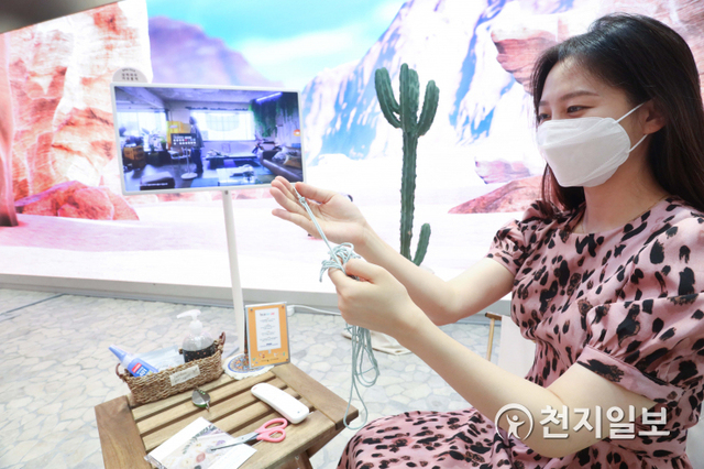 LG유플러스가 해외여행이 어려운 고객들을 위해 서울 강남 복합문화공간 ‘일상비일상의틈’에서 오는 29일까지 인디언 콘셉트의 전시 팝업을 선보인다고 18일 밝혔다. (제공: LG유플러스) ⓒ천지일보 2021.7.18