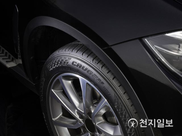 금호타이어가 닛산의 대표적인 자동차 ‘패스파인더(Pathfinder)’ 5세대 버전에 OE(신차용 타이어, 255/60R18 Crugen HP71)를 공급한다고 22일 밝혔다. 사진은 금호타이어 크루젠 HP71 제품 사진. (제공: 금호타이어) ⓒ천지일보 2021.7.23