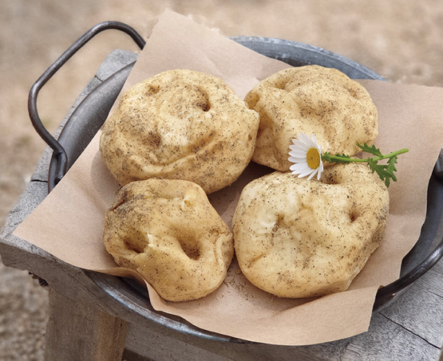 롯데백화점, 더운데 줄서서 사지 마세요! 집에서 즐기는 전국 디저트 맛집, 춘천감자밭_감자빵. (제공: 롯데백화점) ⓒ천지일보 2021.7.29