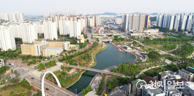 2021년 아시아 도시경관상 1차 심사를 통과한 김포 한강신도시 금빛수로 전경(제공: 김포시청) ⓒ천지일보 2021.7.31