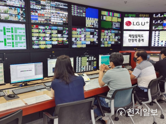 안양방송센터에서 올림픽 기간 중 LG유플러스의 직원들이 방송중계서비스를 지원하고 있다. (제공: LG유플러스) ⓒ천지일보 2021.8.9