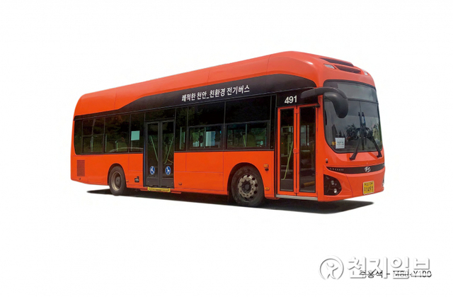 새로운 디자인을 적용한 천안시 저상버스. (제공: 천안시) ⓒ천지일보 2021.8.9