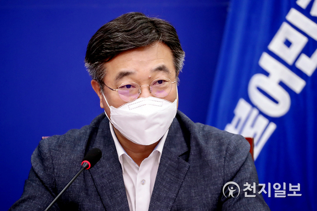 [천지일보=박준성 기자] 더불어민주당 윤호중 원내대표가 26일 서울 여의도 국회에서 열린 최고위원회의에서 발언하고 있다. (제공: 민주당) ⓒ천지일보 2021.7.26