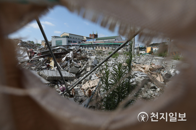 [천지일보=남승우 기자] 서울 성북구가 방역당국 행정명령을 어기고 대면예배를 드려왔던 사랑제일교회에 대한 시설 폐쇄를 결정한 가운데 20일 오전 서울 성북구 사랑제일교회 주변이 적막한 모습을 보이고 있다. ⓒ천지일보 2021.8.20