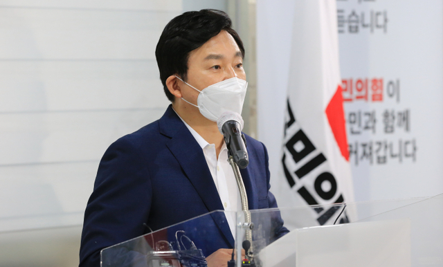 국민의힘 대권주자인 원희룡 전 제주지사가 18일 이준석 대표를 향해 “이 대표가 언급한 정리 대상은 윤석열 예비후보가 맞다”며 오후 6시까지 자신과 통화한 녹음 파일 전체를 공개하라고 요구했다. (제공: 원희룡 캠프)