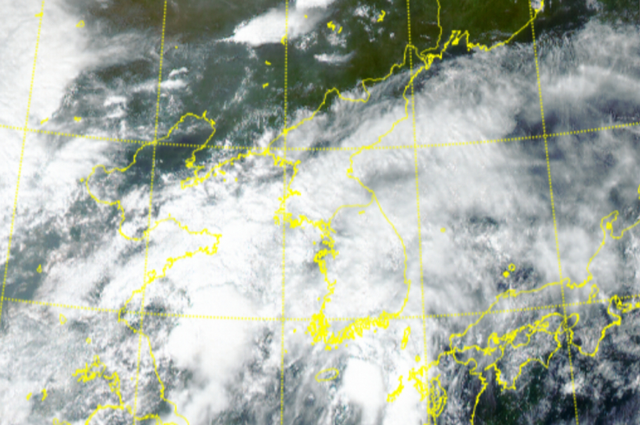 위성으로 바라본 태풍 오마이스 모습. (출처: 국가기상위상센터)