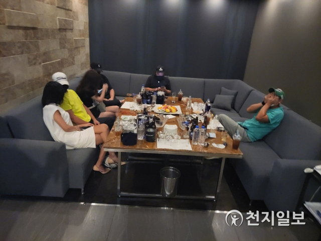 서울시경찰 합동단속에 적발된 강남구 역삼동 유흥주점. (제공: 서울시) ⓒ천지일보 2021.8.18