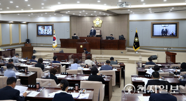 수원시의회가 31일 제361회 임시회를 개회하고 있다. (제공: 수원시의회) ⓒ천지일보 2021.9.1