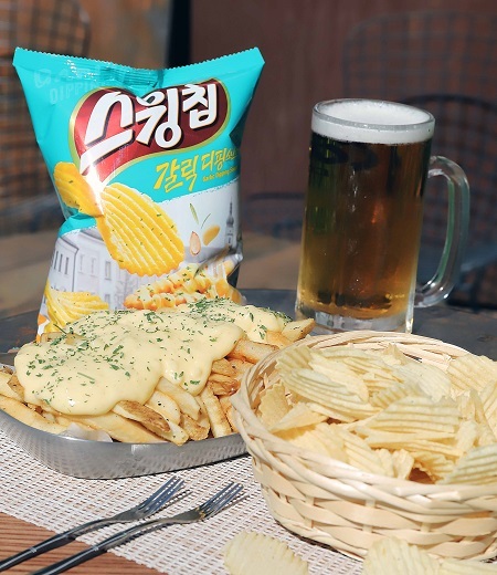 오리온, ‘스윙칩 갈릭디핑소스맛’. (제공: 오리온)