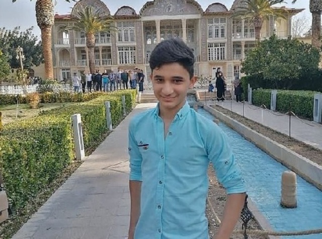 [서울=뉴시스]이웃 주민을 화재 현장에서 구출한 뒤 숨진 이란의 15세 소년 알리 랜디. (사진 = IRF 뉴스 홈페이지 캡처)