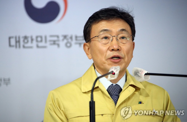 권덕철 중앙재난안전대책본부 1차장(보건복지부 장관) (출처: 연합뉴스)