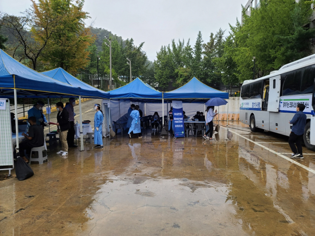 21.안산시, 찾아가는 백신버스 운영…얀센백신 활용 (1) ⓒ천지일보 2021.10.6