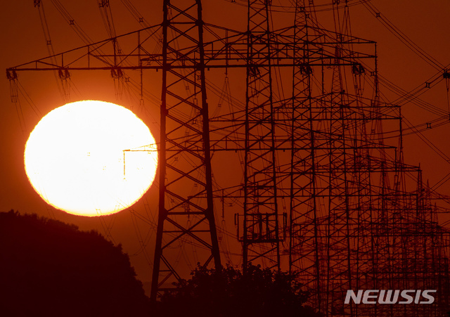 송전탑. (본 기사내용과 관련 없는 사진임)(출처: 뉴시스)