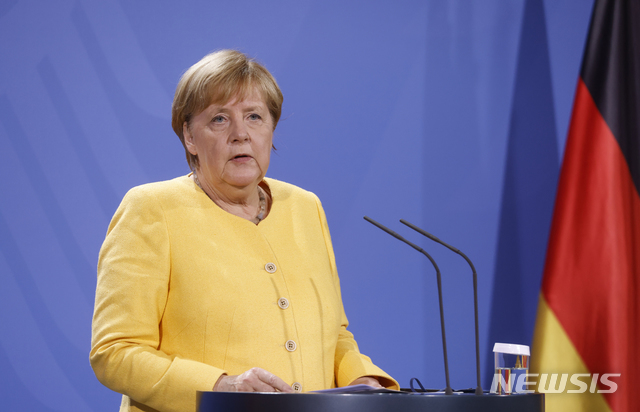 [베를린=AP/뉴시스] 앙겔라 메르켈 독일 총리가 지난 8월 16일(현지시간) 베를린 총리공관에서 기자회견을 열고 있다.