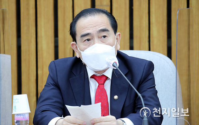 [천지일보=박준성 기자] 국민의힘 태영호 의원이 8일 서울 여의도 국회에서 열린 원내대책회의에서 발언하고 있다. (제공: 국민의힘) ⓒ천지일보DB