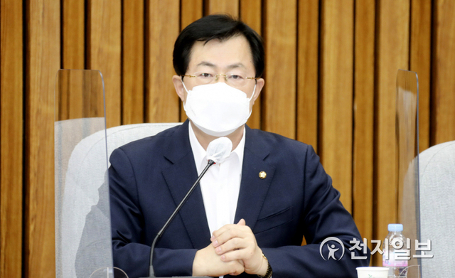 [천지일보=박준성 기자] 국민의힘 이만희 의원이 16일 서울 여의도 국회에서 열린 원내대책회의에서 발언하고 있다. (제공: 국민의힘) ⓒ천지일보 2021.3.16