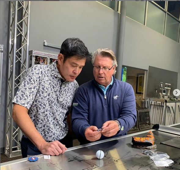 정용진 신세계 부회장이 퍼터 명장 스카티카메론을 만났다. (출처: 정 부회장 인스타그램) ⓒ천지일보 2021.10.15