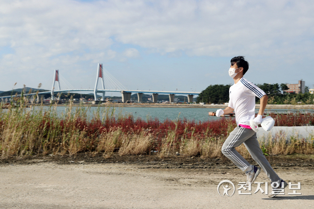 한국남동발전(사장 김회천)이 오는 22일부터 31일까지 비대면 친환경 활동인 ‘에너지업 플로깅’ 참가자를 모집한다. (제공: 한국남동발전) ⓒ천지일보 2021.10.18